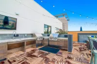 Global Luxury Suites in Menlo Park - Gym