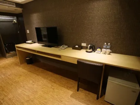Simple Life Hotel