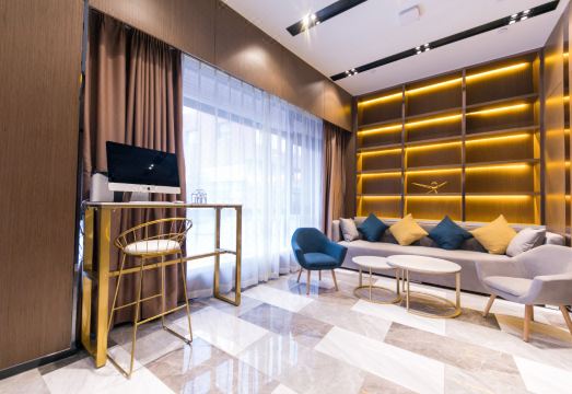 3. 스타 호텔 (상..