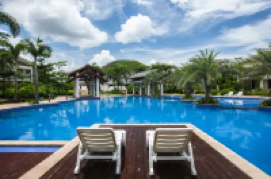 รีสอร์ทและสปากรีนแลนด์