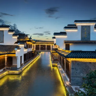 Yebo Qinhuai Water Street Hotel (Nanjing Confucius Temple) Hotels near Yuhuatai Martyrs Memorial Hall
