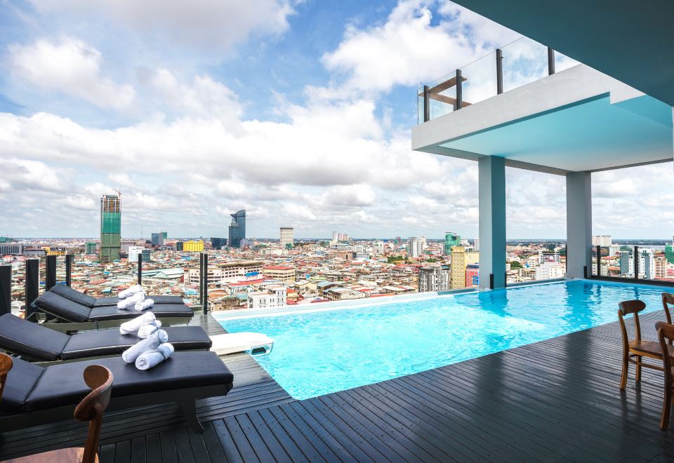 1. 에만-심 부티크..