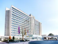 Crowne Plaza FRANKFURT CONGRESS HOTEL by IHG Hotels near Schwanheim
