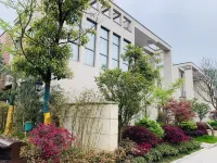 Dabie Mountain Shanxugu Host Spring Resort Hotel