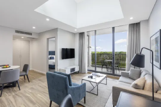 Meriton Suites Coward Street