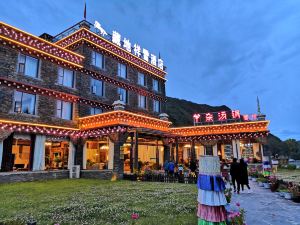 Tibet Ausplclous Snow Hotel