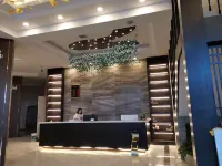 โรงแรมฮอลิเดย์ อินน์ ยวี่ซวน เคอลาหม่าอี้ - โรงแรมราคาถูก
