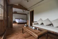 Habuda Yungu Hostel Hotels in Weixi