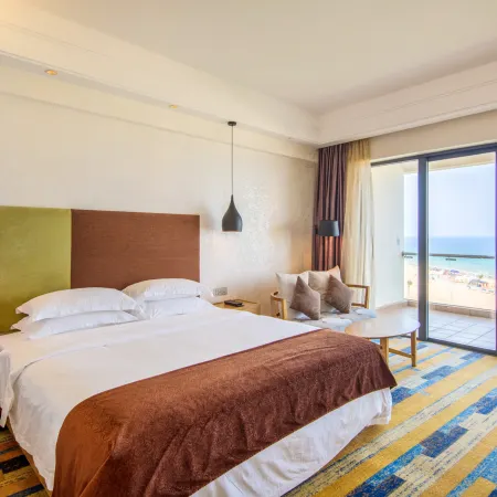 Days Hotel & Suites by Yangjiang