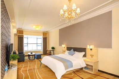 Golden Bay Apartment (Guilin North Railway Station Store)