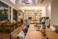 Mount Emei Baiyuting Yunjian Tangquan B&B