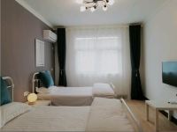 开封湖滨旅馆 - 灰色空间一室一厅双床房