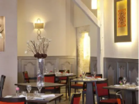 Residence the Originals Demeure des Remparts Hotels in Provins