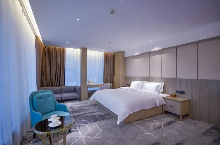 Paco Hotel (Guangzhou Baiyun Airport Liantang Metro Station)