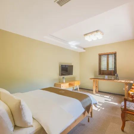 Floral Hotel· Cloud Unfolded Hotel
