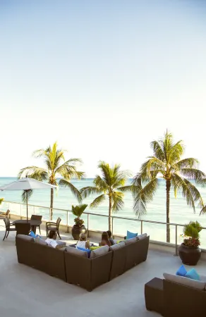 OUTRIGGER Reef Waikiki Beach Resort