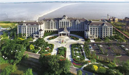 Grand Palace Resort Отели рядом с достопримечательностью «Xiaoputuochan Temple»