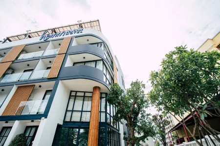 Homm Boutique Hotel Отели рядом с достопримечательностью «One Plus Condo CMU»