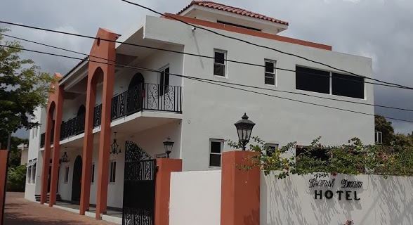 Spanish Dream Hotel โรงแรมในคิงส์ตัน
