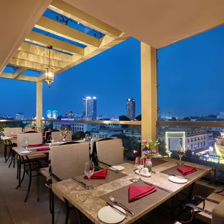 Silk Path Boutique Hanoi Отели рядом с достопримечательностью «Хоанкием»