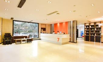 7 Premium Hotel (Chongqing Longtousi North Railway Station Center)