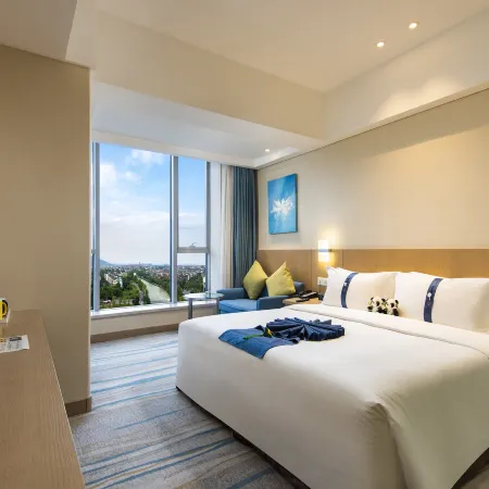 Center International Hotel