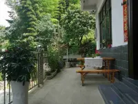 Huangzhangju Hostel Hotels near Wuyuan Huangling