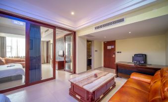 Boutique Holiday Hotel (Beihai RT-Mart High-speed Railway Station)