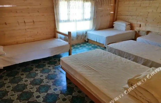 伊犁胡馬爾特色民宿