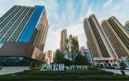 Qiaoqiao Homestay (Zhengzhou Henan University of Technology Metro Station) Отели рядом с достопримечательностью «Henan University of Technology (Lianhua Street Campus)»