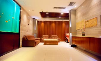 Starway Hotel (Luoyang Peony Square Subway Station Store)