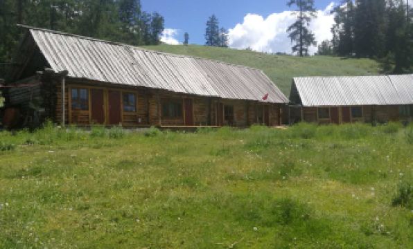 Kanas Seven Isles Cloud Footsteps Guesthouse (Kanas Old Village Branch)