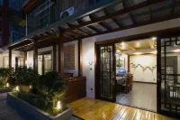 Floral Hotel·Fenghuang Yixin courtyard Hotel (Tuojiang Fenghuang ancient city) Hotels in Fenghuangxian