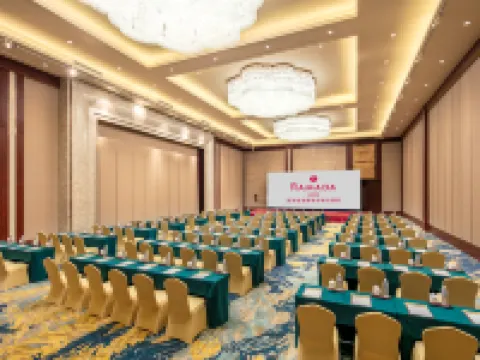 Ramada by Wyndham Heze Hotel a Heze