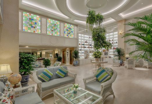 Au Lac 2 HotelOver view