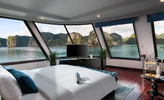 Le Theatre Cruises - Wonder on Lan Ha Bay