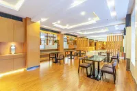 Binyue Hotel (Zaozhuang High Speed Railway Station)