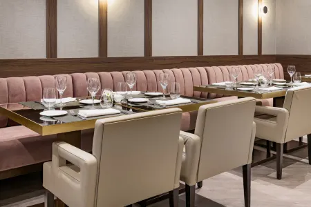 NH Collection Leon Plaza Mayor Отели в г. Леон