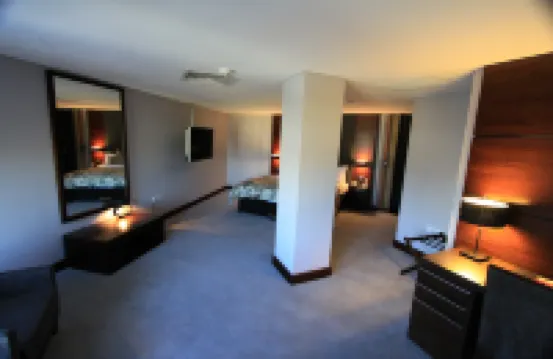 拉法耶爾水療酒店 鄰近Imperial Wharf的酒店