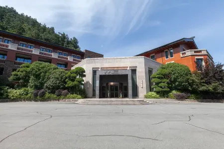 Ziyun'ge Hotel Отели рядом с достопримечательностью «Langmei Temple»