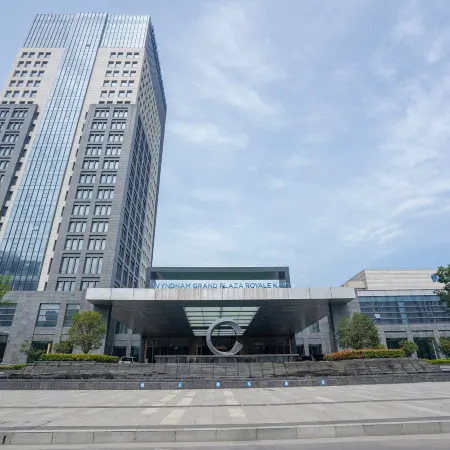 Wyndham Grand Plaza Royale Kaidi