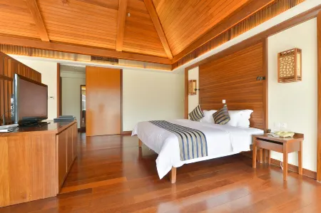 Zhujiang Crystal Hotel Отели рядом с достопримечательностью «Hainan Open University Wuzhishan Branch»