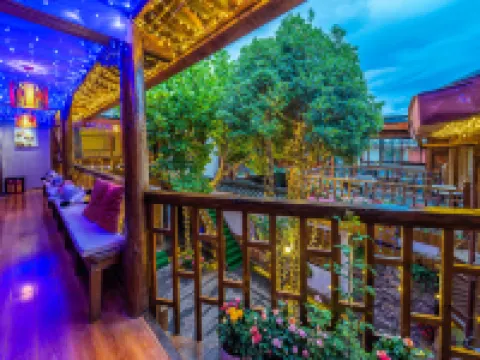 Huaqian Yuexia Inn Lijiang Hotels near Square Market