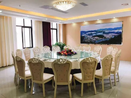 Mingzhu Hotel Отели в г. Цинчуань