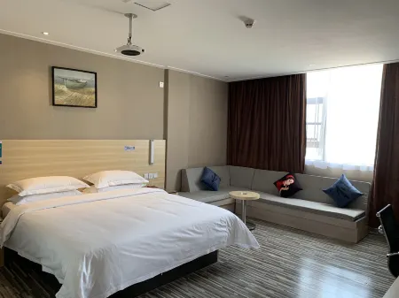 Yiru Hotel (Xinfeng) Отели рядом с достопримечательностью «Chenyi Square»