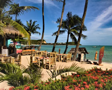 Secret Garden Beach Resort Hoteles en Ko Samui