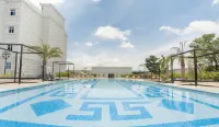 The Monarch Hotel - Pool