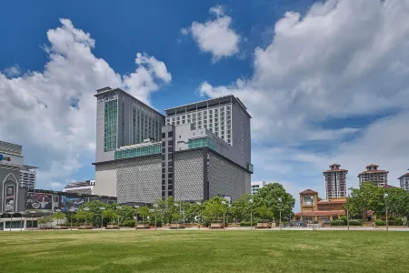 Hatten Hotel Melaka Отели рядом с достопримечательностью «Дворец султанов Малакки»