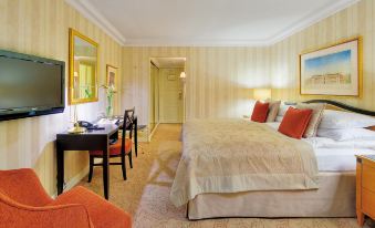 4. InterCon..