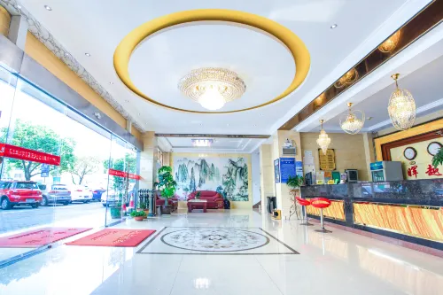 Huiyue Hotel (Guilin North High-speed Railway Station) - موقف سيارات